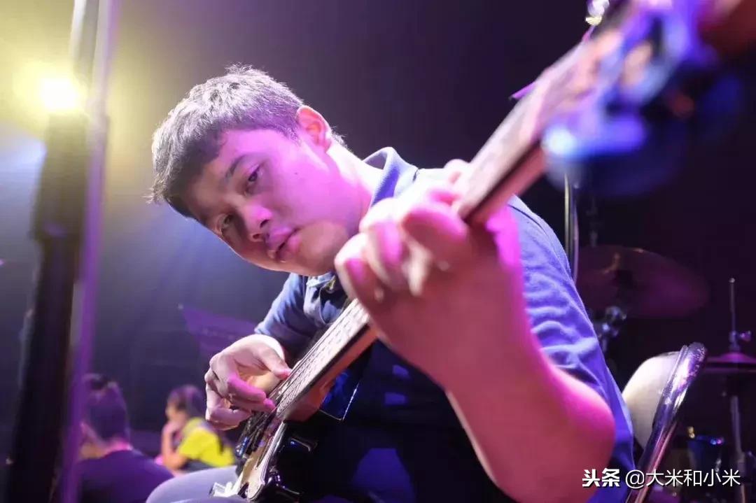 我把重度自闭症儿子从悬崖边上拉回来，与音乐共舞！