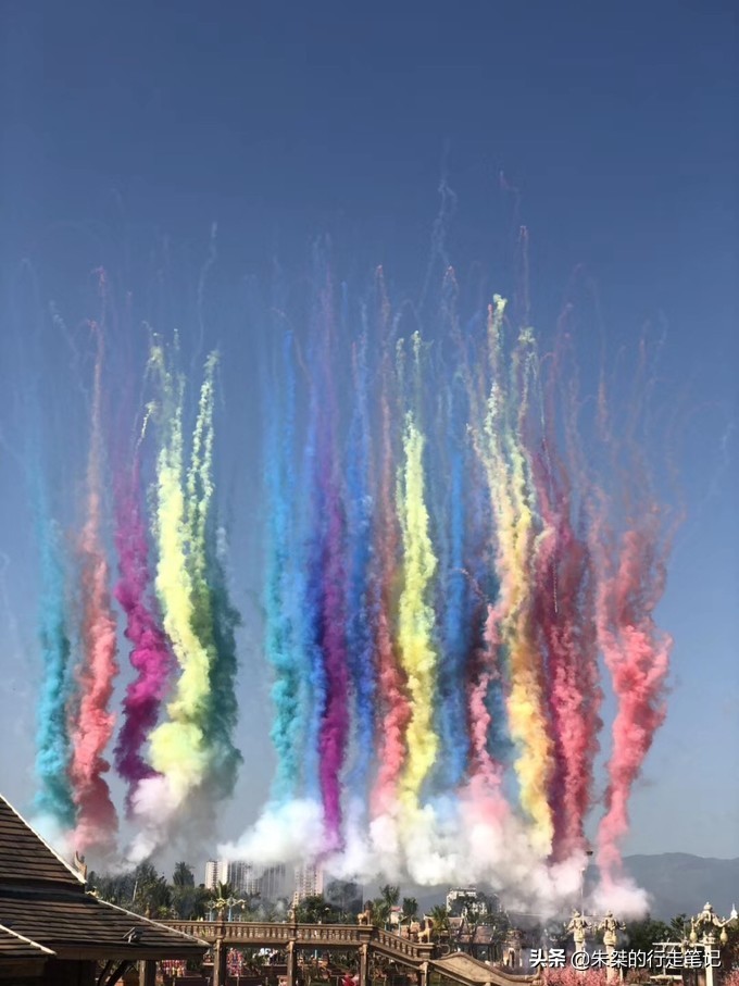 西双版纳泼水节攻略,西双版纳傣族泼水节和广西泼水节