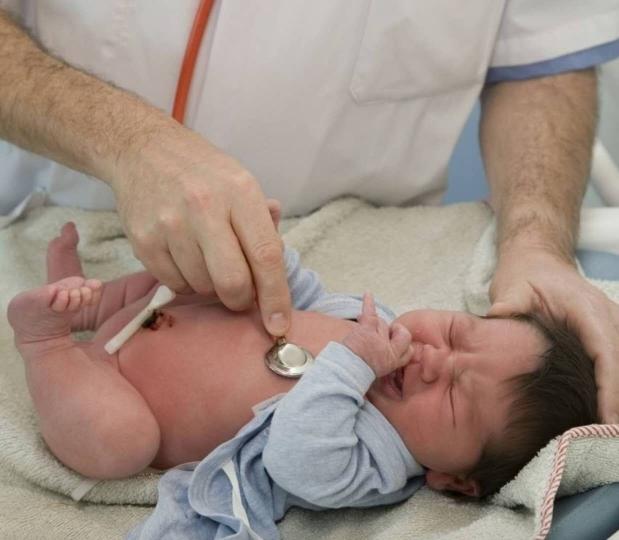 宝妈如何照顾好家庭,怎样照顾月子里的小宝宝