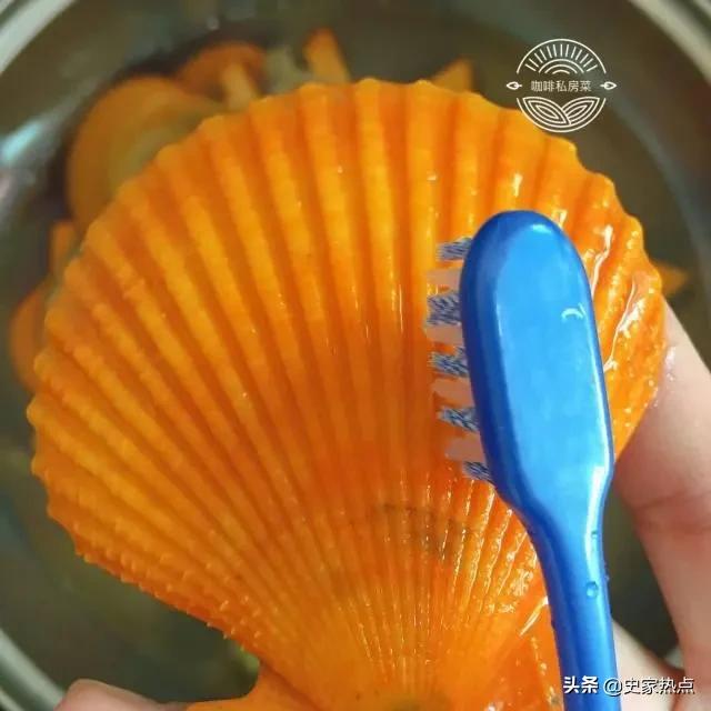 粉丝蒜蓉蒸扇贝自己做省钱又好吃,蒜蓉粉丝蒸扇贝教程清晰