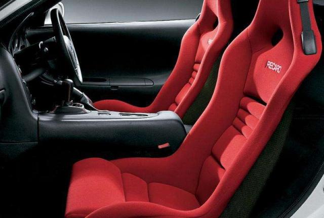 汽车座椅为什么比沙发舒服,为什么真皮沙发都很硬