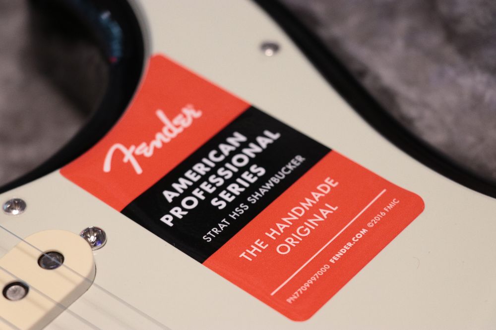 黄家驹大头fender型号,fender美标贝斯