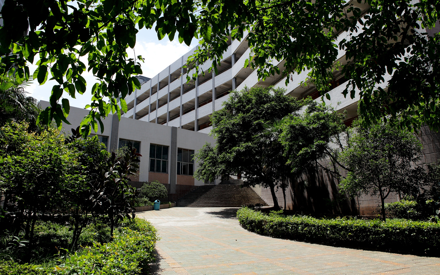 重庆哪所学校环境最好,重庆环境最差的学校