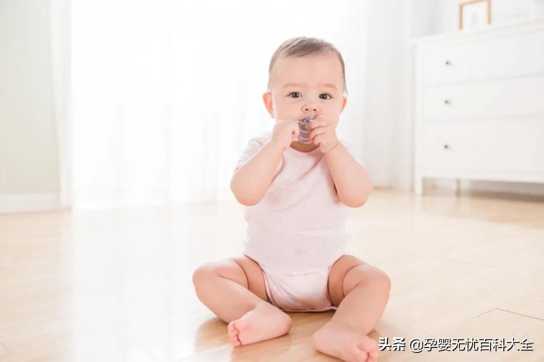 婴儿吃奶量少次数频繁,0-3个月内宝宝吃奶量和间隔时间表