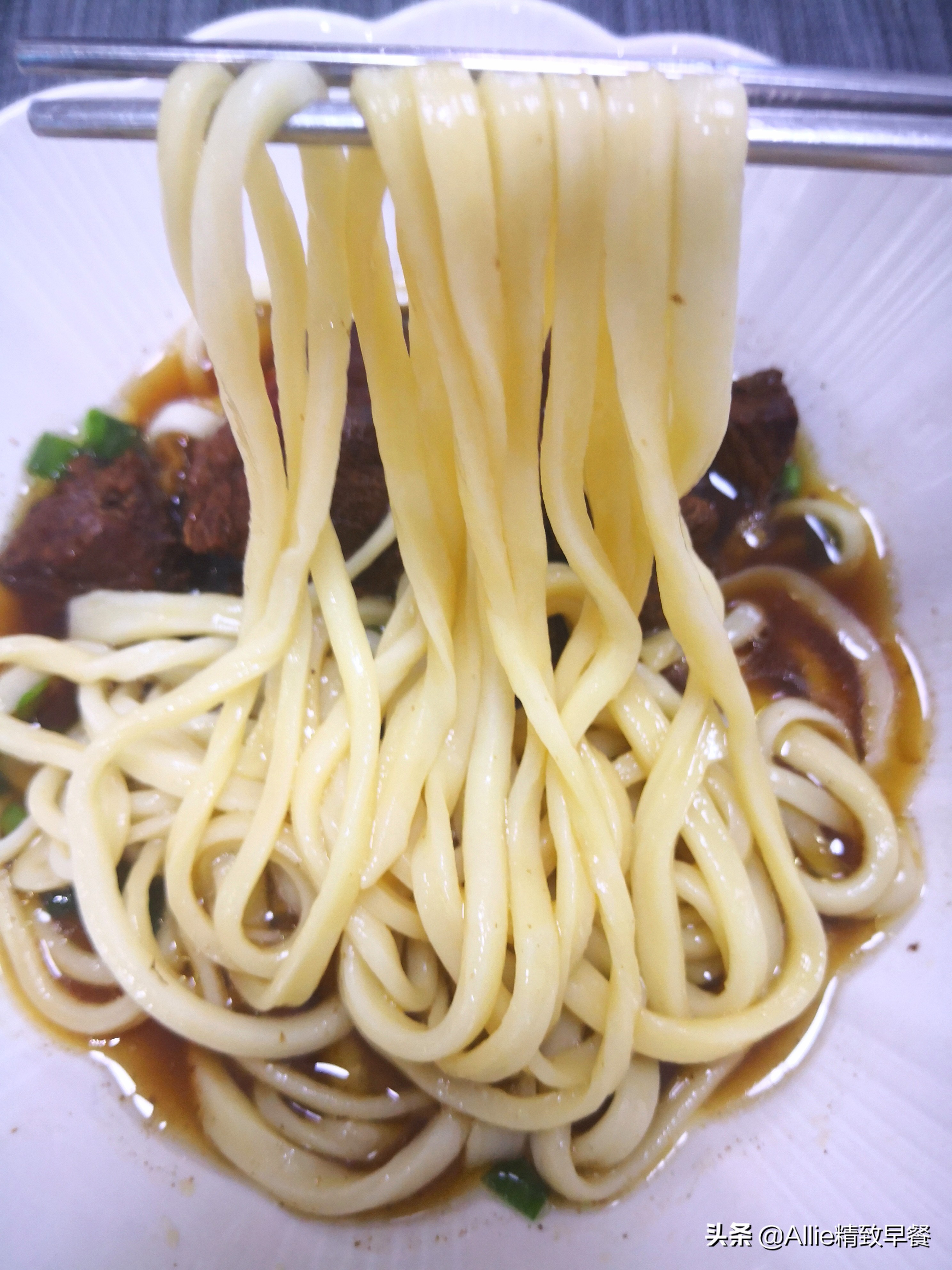 正宗牛肉拉面的做法全过程,牛肉拉面的面怎么制作