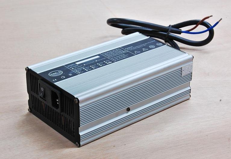 电动车电池鼓包有什么补救方法,电动车电池鼓包了还可以修复吗