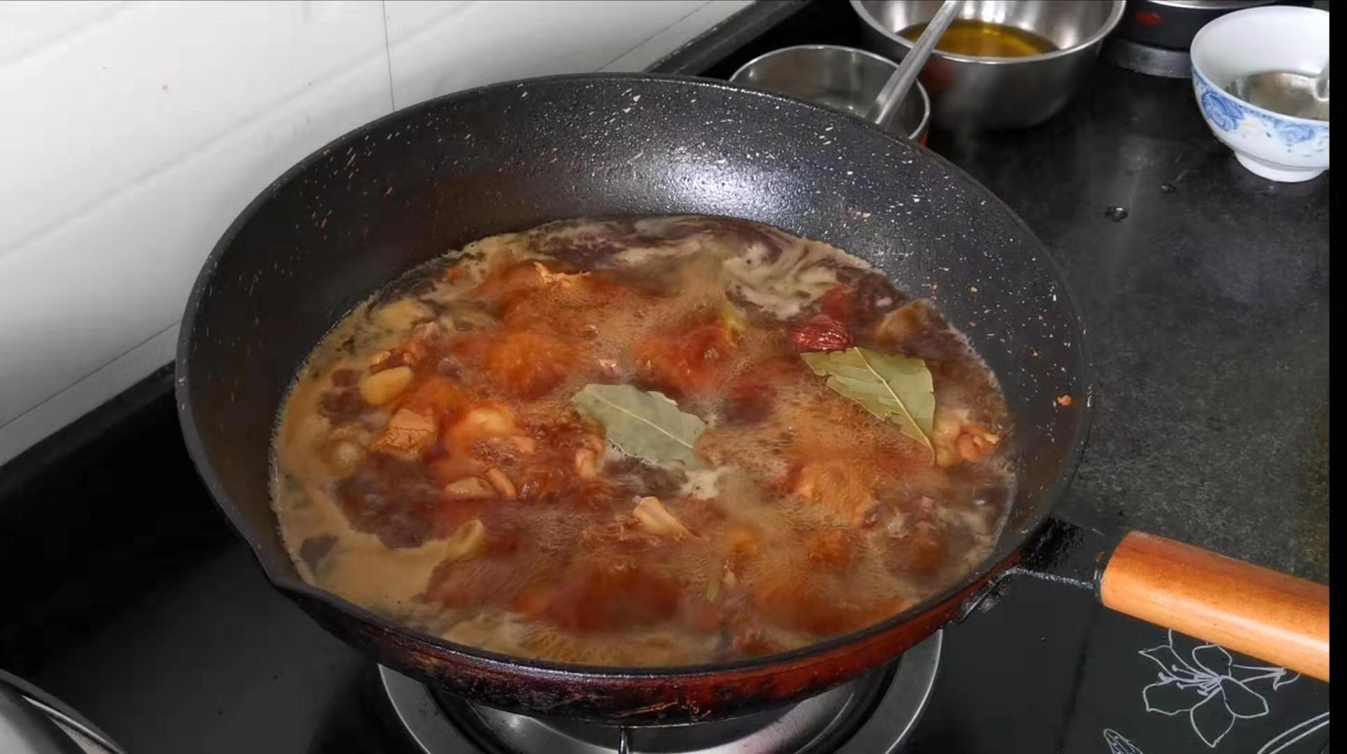 炖鸡肉中途关火再炖能熟么,炖鸡肉切记不要焯水和直接下锅