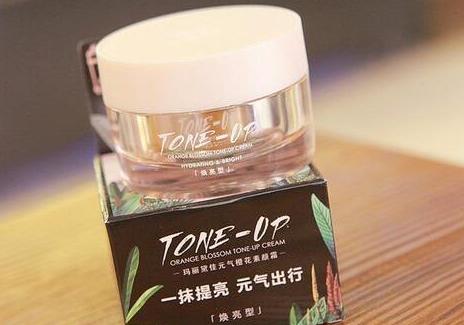 推荐一抹即白的水润素颜霜,素颜霜水润奶油