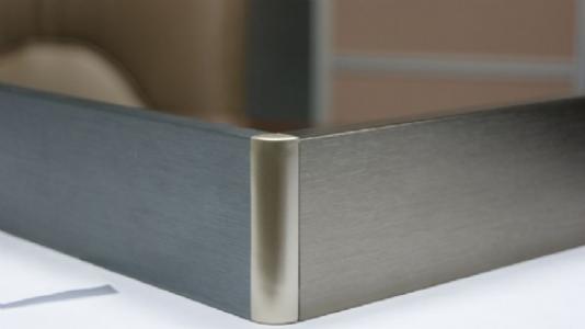 曾经只有贵族才用得起的“高贵金属”铝,是如何走下“神坛”的?