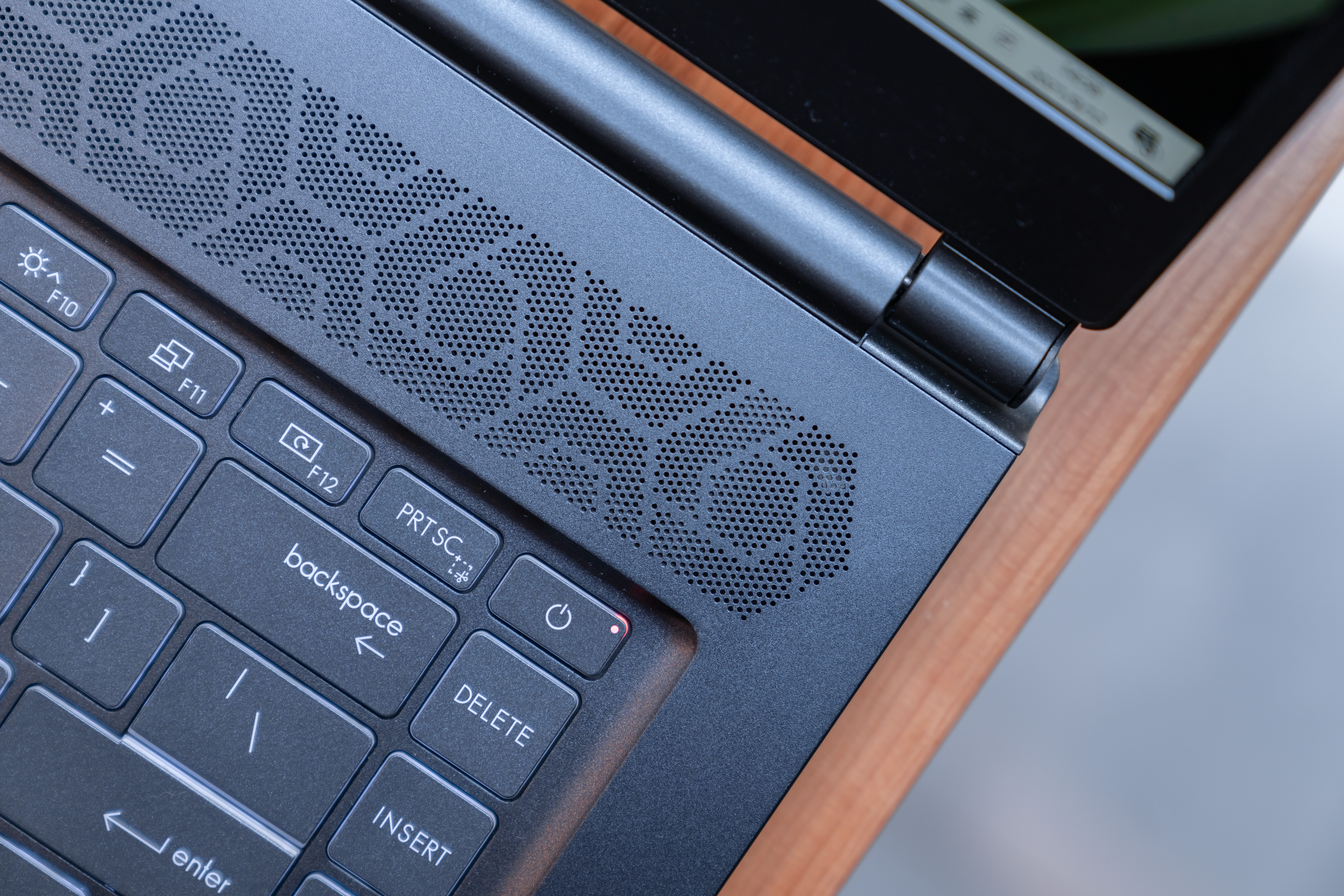 微星幻影15游戏测试,微星幻影15对比勇者