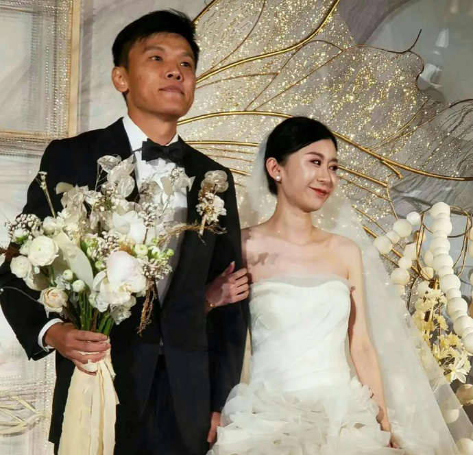 “嗨哥”抱得美人归数数那些曾让恒大球员拜倒在石榴裙下的她们