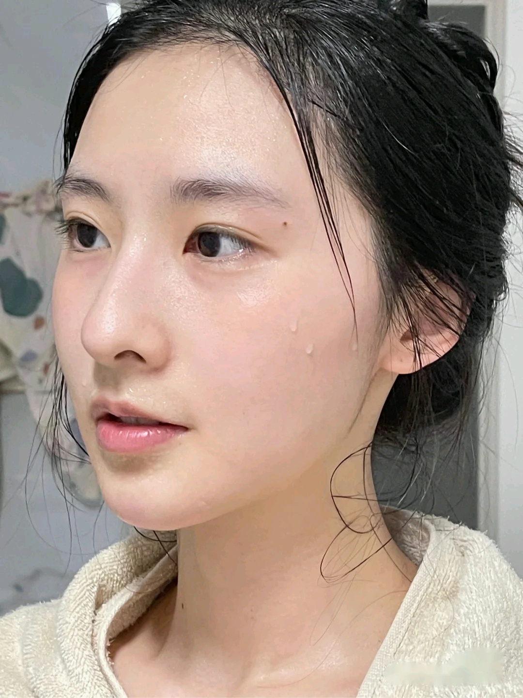 sk2小红瓶精华适合油痘肌吗,sk2大红瓶面霜干皮适合哪一款