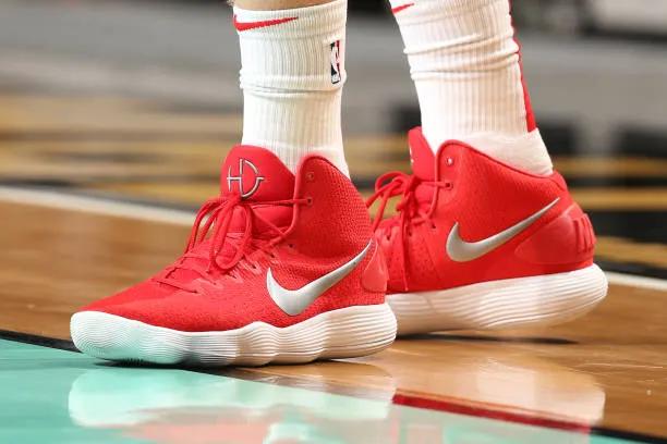 nba球员上脚安踏合集,nba球员上脚的球鞋欧文