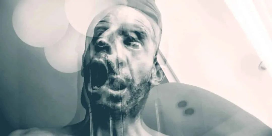 十六岁的男孩精神分裂症的前兆,14岁精神分裂症妄想症有哪些表现