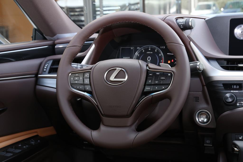 什么样的人会买雷克萨斯es300,什么样的人会买雷克萨斯ls500