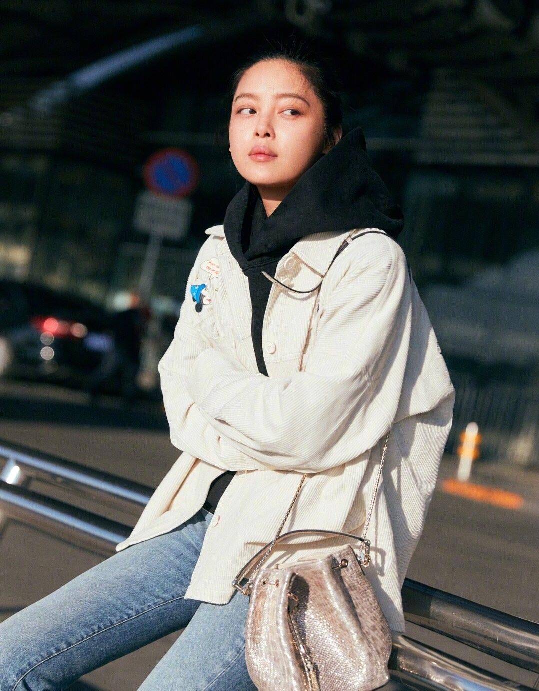 海莉冬季卫衣搭配,海莉穿搭冬季