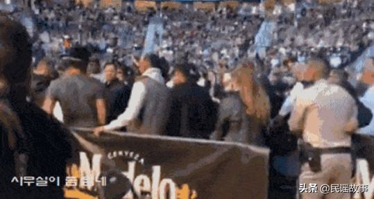 韩*歌国**星白被打了？美国拳手坚称不道歉：对方多次挑衅，忍无可忍