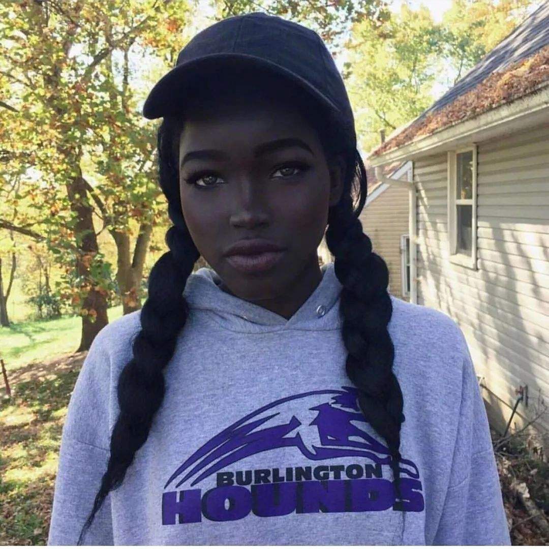 又丑又黑女网红,最黑的网红女生