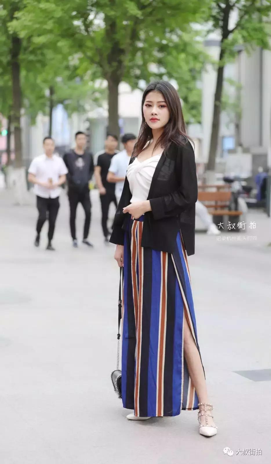 街拍绿色气质v领,街拍大v领