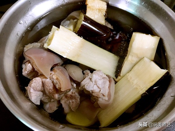 一锅羊肉,十里飘音,细腻清纯,肉质自然鲜美,蔗香毫无腥膻