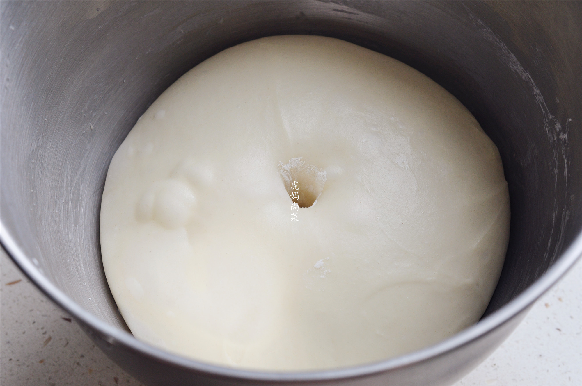 奶香浓郁的早餐小面包，蛋白质丰富又柔软，很适合老年人