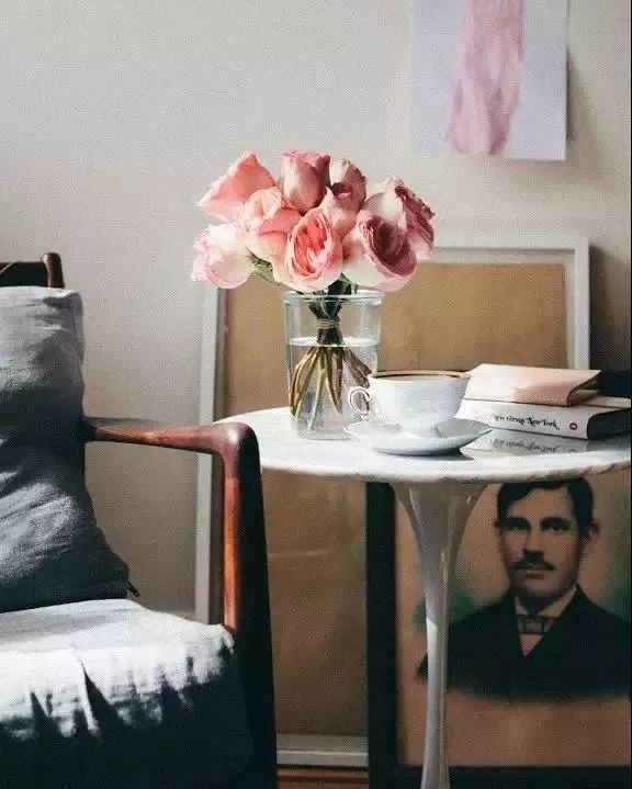 买回来的一束花如何插花,下班路上买一束花然后试着插花