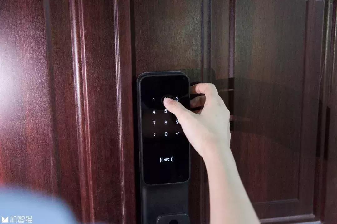 小米智能锁钥匙锁门,小米全自动智能锁出门反锁