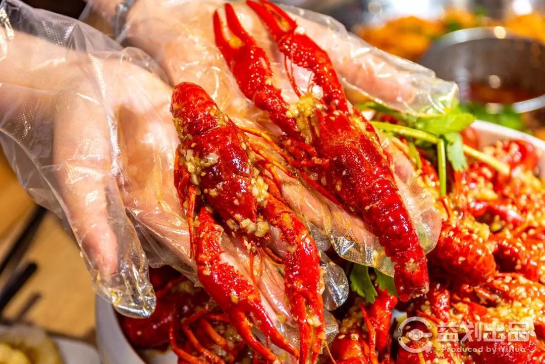 大连这家店两人一锅吃到撑，吃完虾还能涮火锅！这是什么操作？