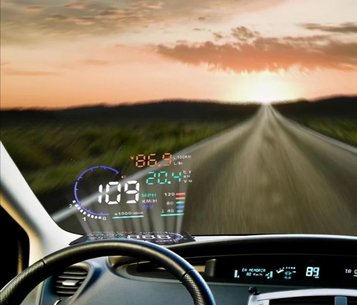 手机投屏汽车中控屏怎么操作,华为手机投屏到车机中控屏