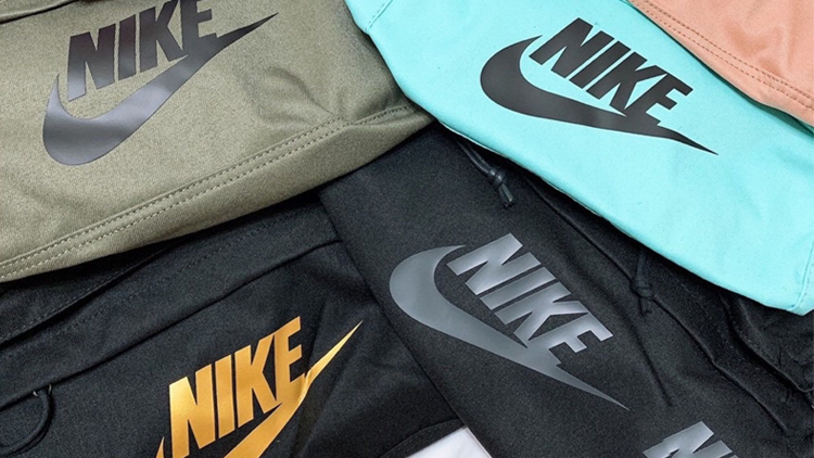 耐克王一博同款哪个颜色好看,王一博同款黑色耐克包