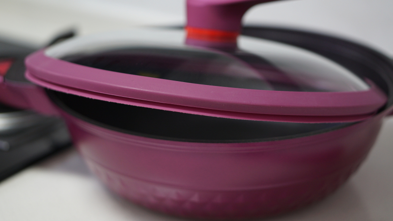 英国帝伯朗钛钻不粘锅,做一桌好菜,只需要这一口锅