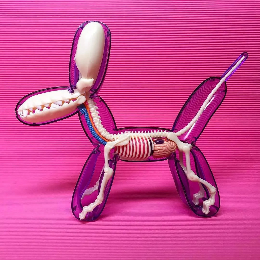 他肢解卡通人物，不但没毁童年，还倍受追捧