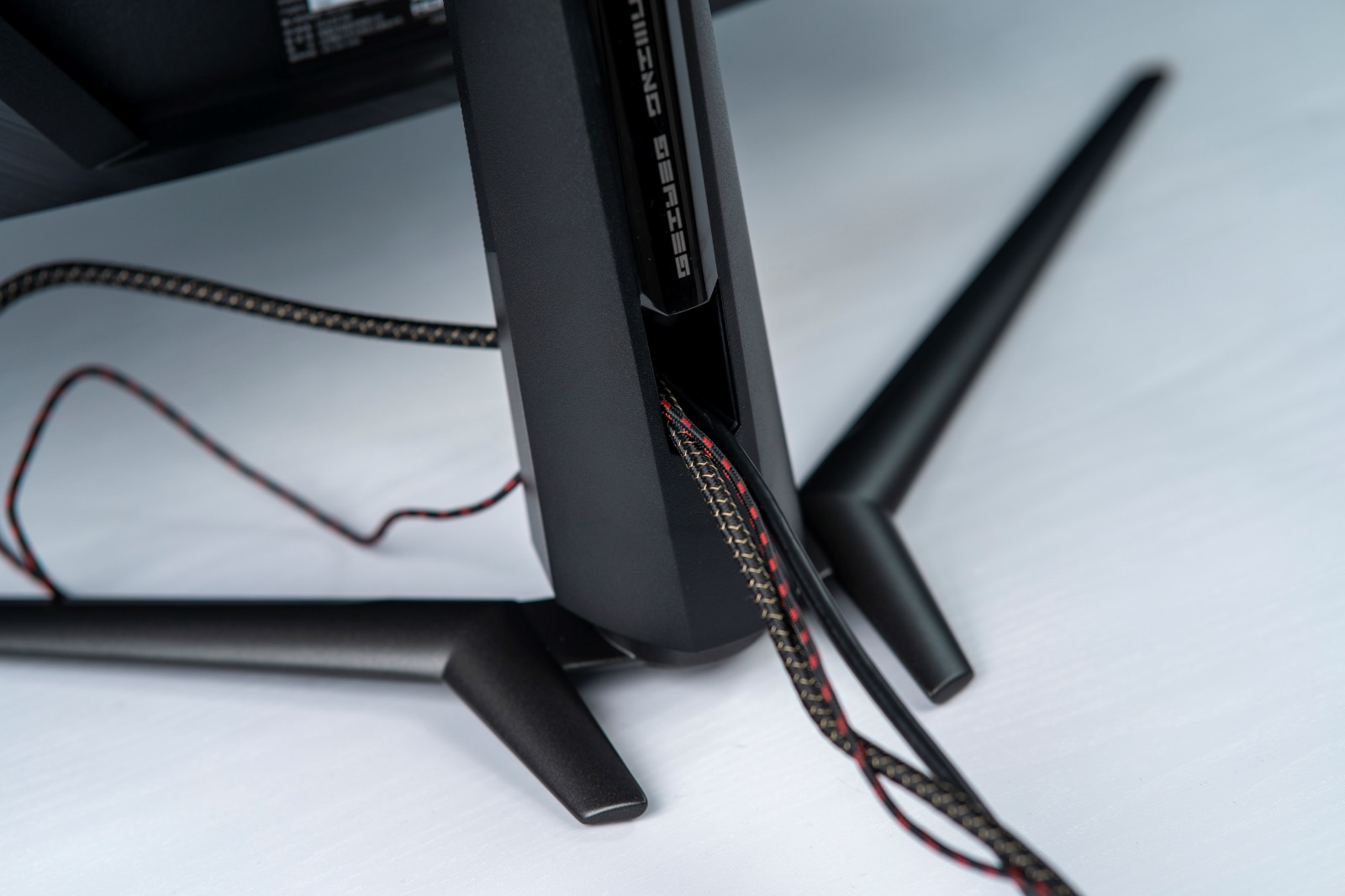 32英寸1800r曲面屏测评,32寸显示器1800r实测