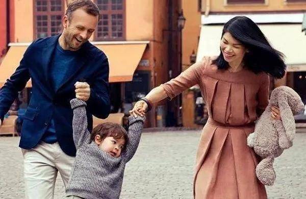 中国最丑女模特吕燕,丑女吕燕超模成名路