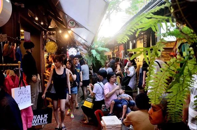 OriginRatchadaLadprao|泰国TOP5开发商力作，25米直达黄蓝双线交汇站，靠近中泰高铁CBD，租赁需求大