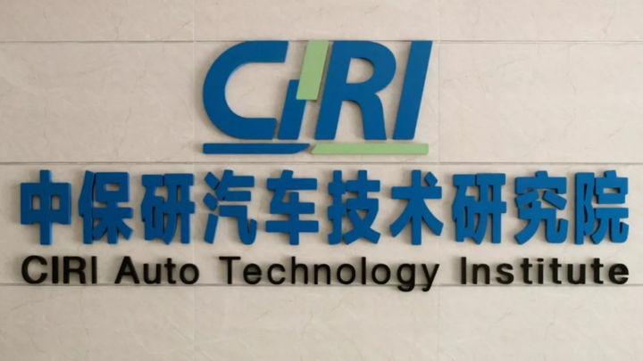 曾经的b级合资轿车之光帕萨特,曾经的b+级热门车君越