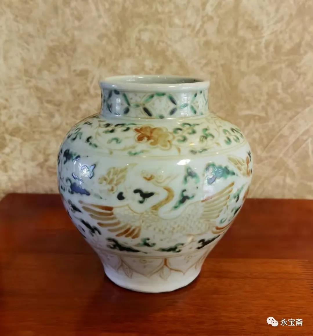 清乾隆斗彩凤纹罐,明代斗彩纯绿龙纹罐