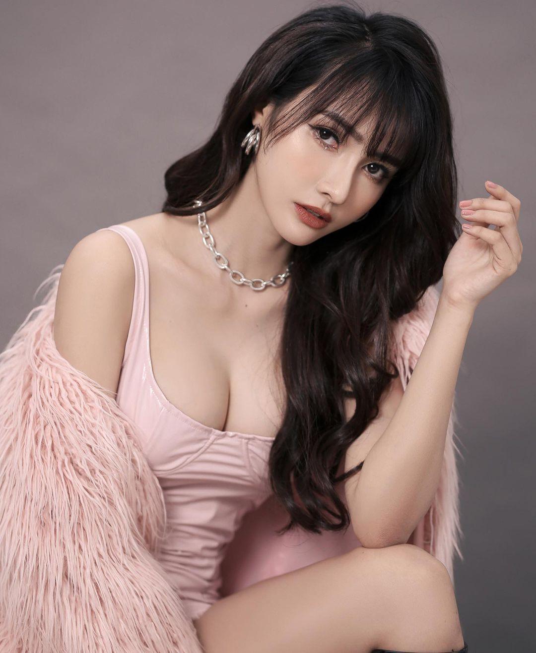 女dj笑容超甜,世界有名女dj现场