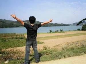 吃粽子看路人反应,吃着粽子看龙舟