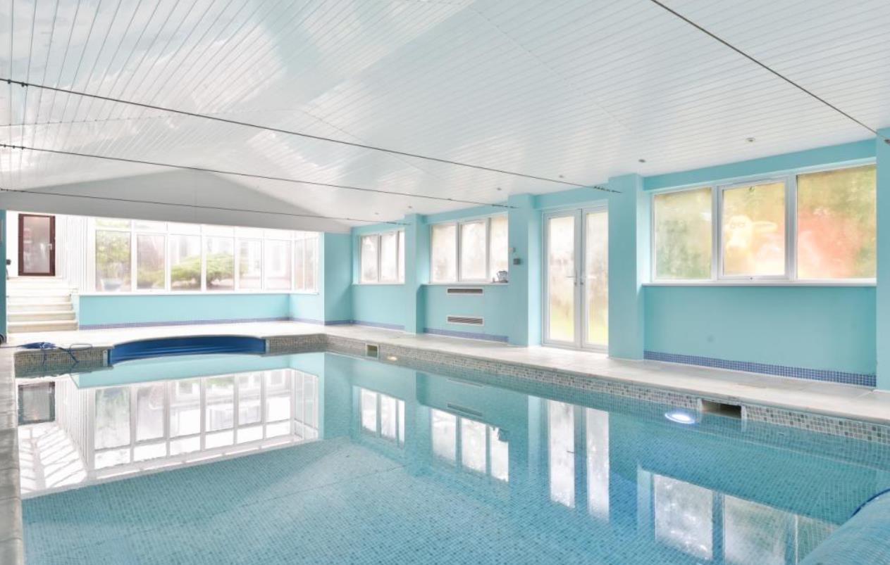 在英国100人民币能买到什么,100万英镑在英国能买什么房子