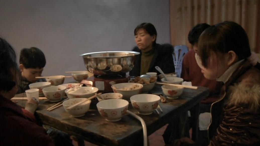 农民工给父亲拍摄的纪录片,2001年农民工返乡纪录片