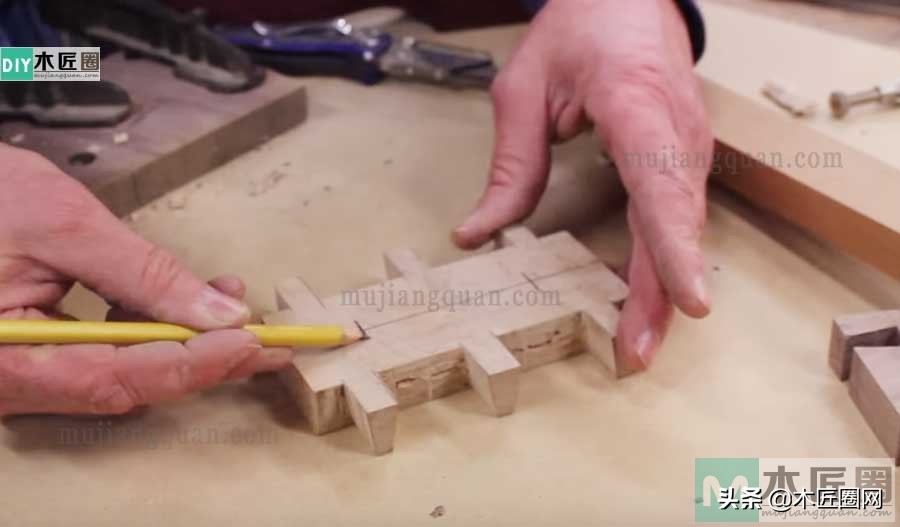 自制吉他挂钩墙壁挂架,吉他墙架制作视频