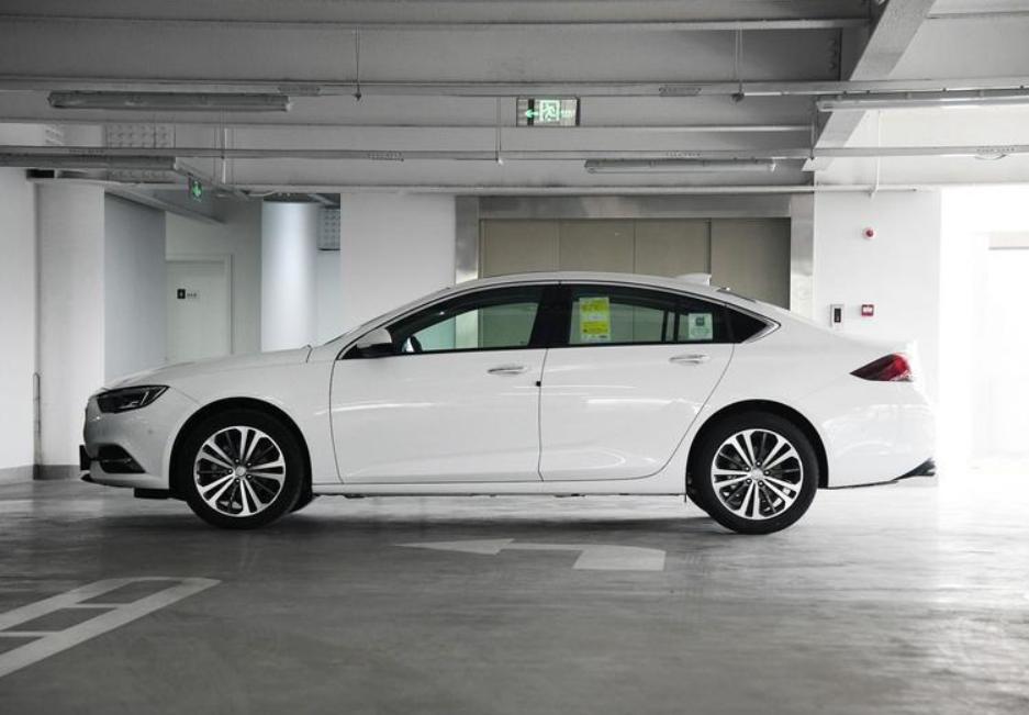 新款君威2.0t适合暴力驾驶么,新款2.0君威车主真实感受吐槽