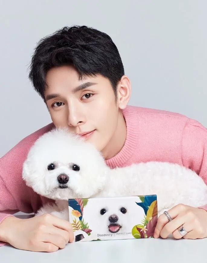 完美日记李佳琦代言散粉,李佳琦完美日记周迅