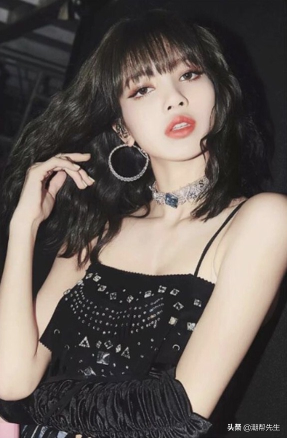 羊毛卷好看显气质有几款,今年流行什么半烫梨花卷