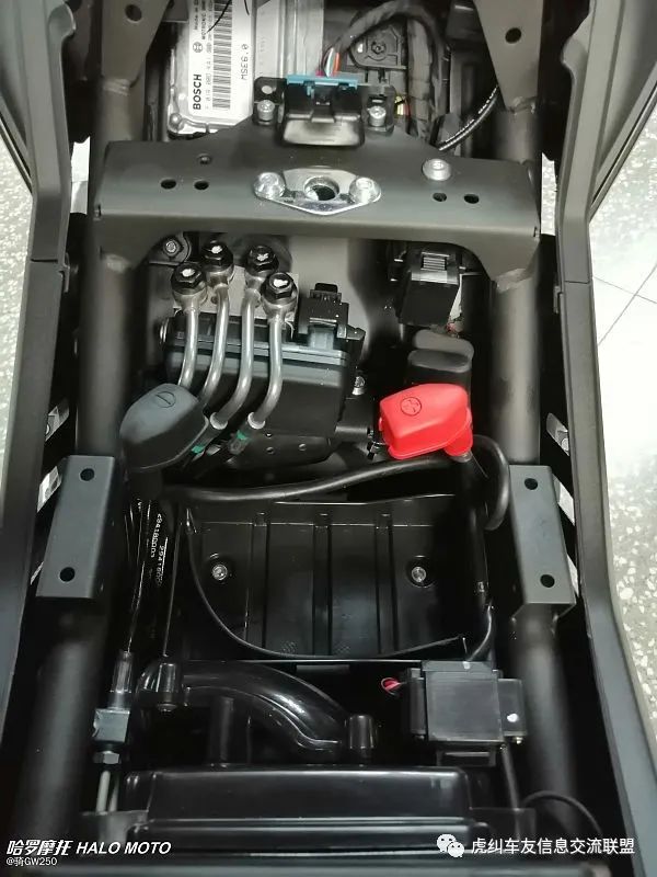 voge无极500r和豪爵铃木gsx250r,隆鑫voge大单缸