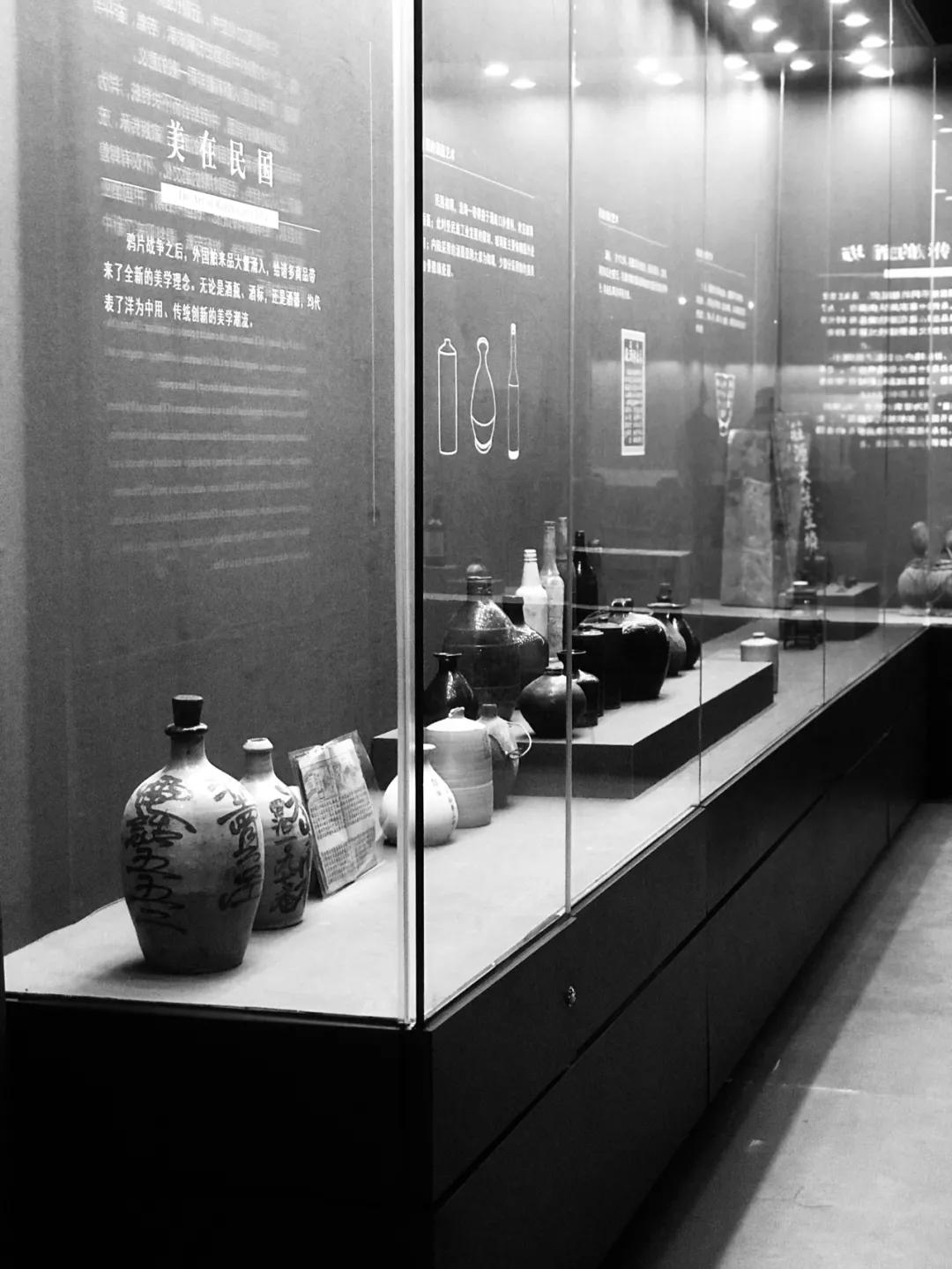 他们收老酒，卖老酒，喝老酒，他们是一帮疯狂“老酒人”