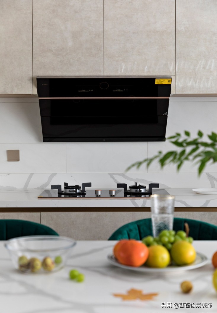 130平轻奢暖色风格,130平暗灰风格