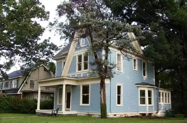 1000万美元在美国买房子,美国1000美元能租到什么样的房子