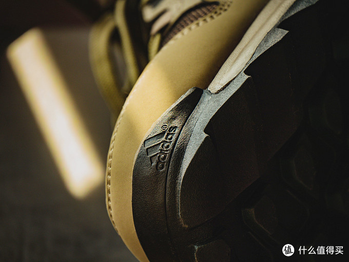 adidas阿迪达斯男子运动鞋,阿迪达斯新款球鞋测评